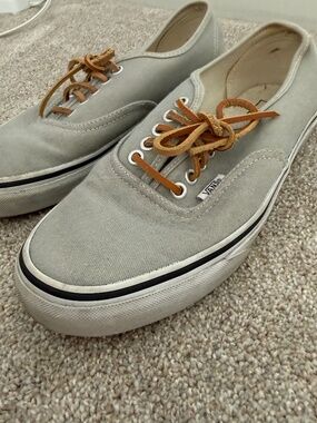 Vans Classic Low Top, leather laces